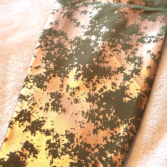Puma Leggings (runs small) - Picture 3 of 3